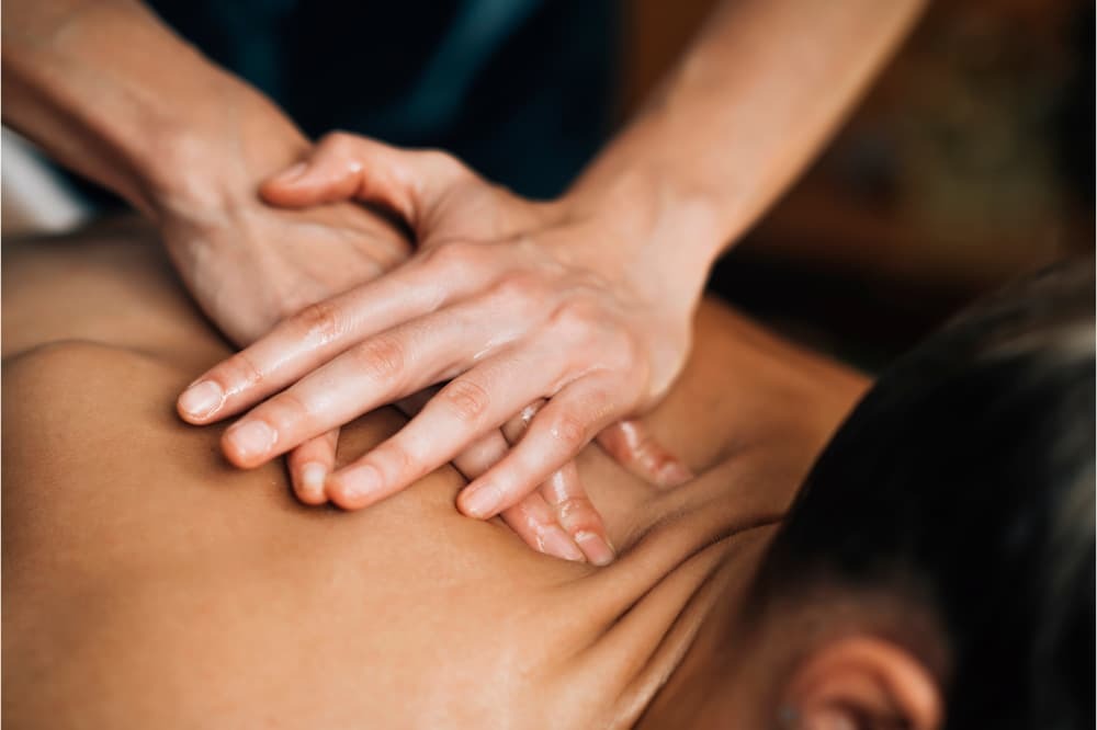 Back & Shoulder Massage service in Dhaka Bangladesh
